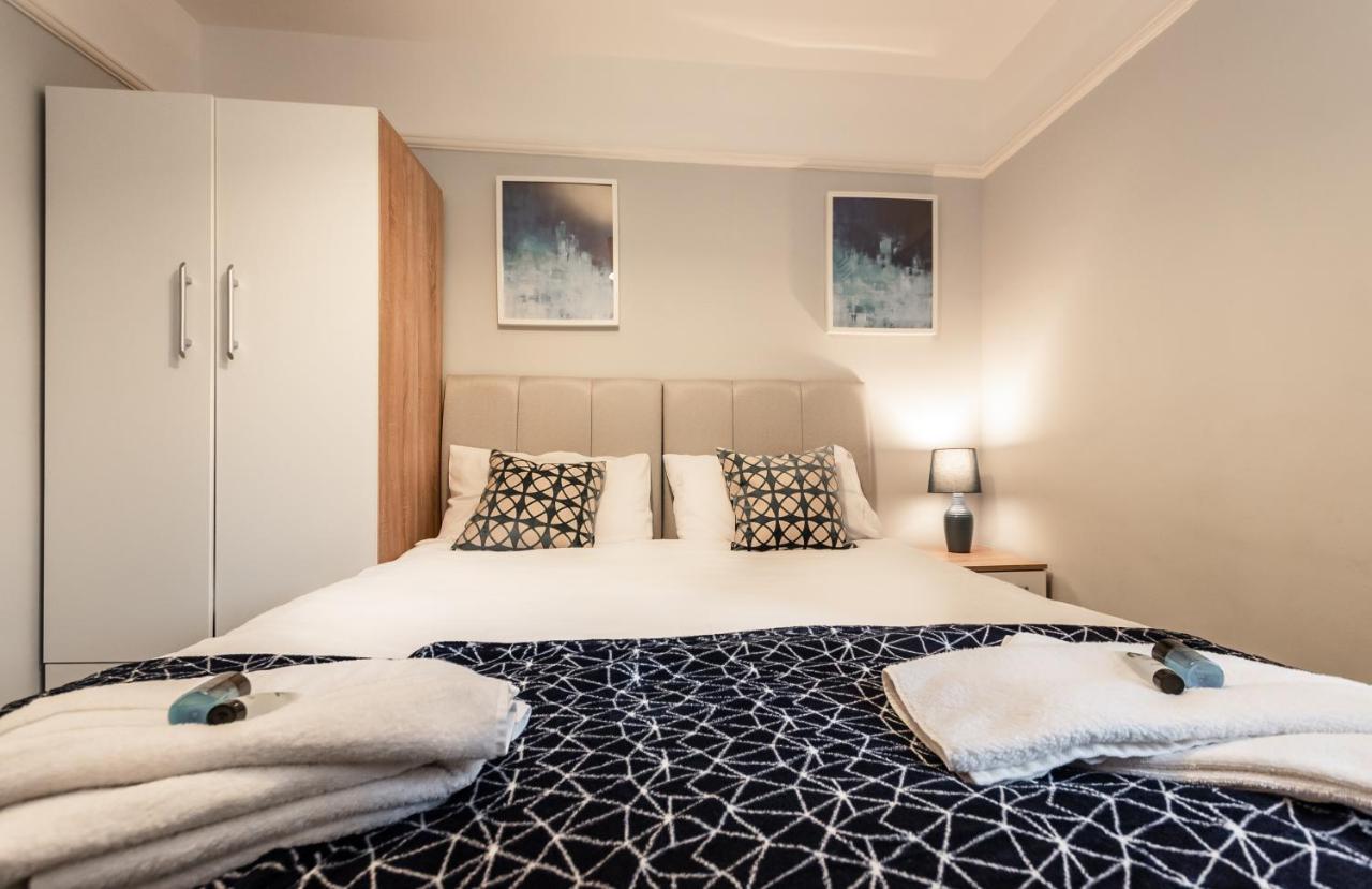 Best Price! Perfect Gunwharf Accommodation - 5 Single Beds Or Kingsize Free Parking Portsmouth Dış mekan fotoğraf