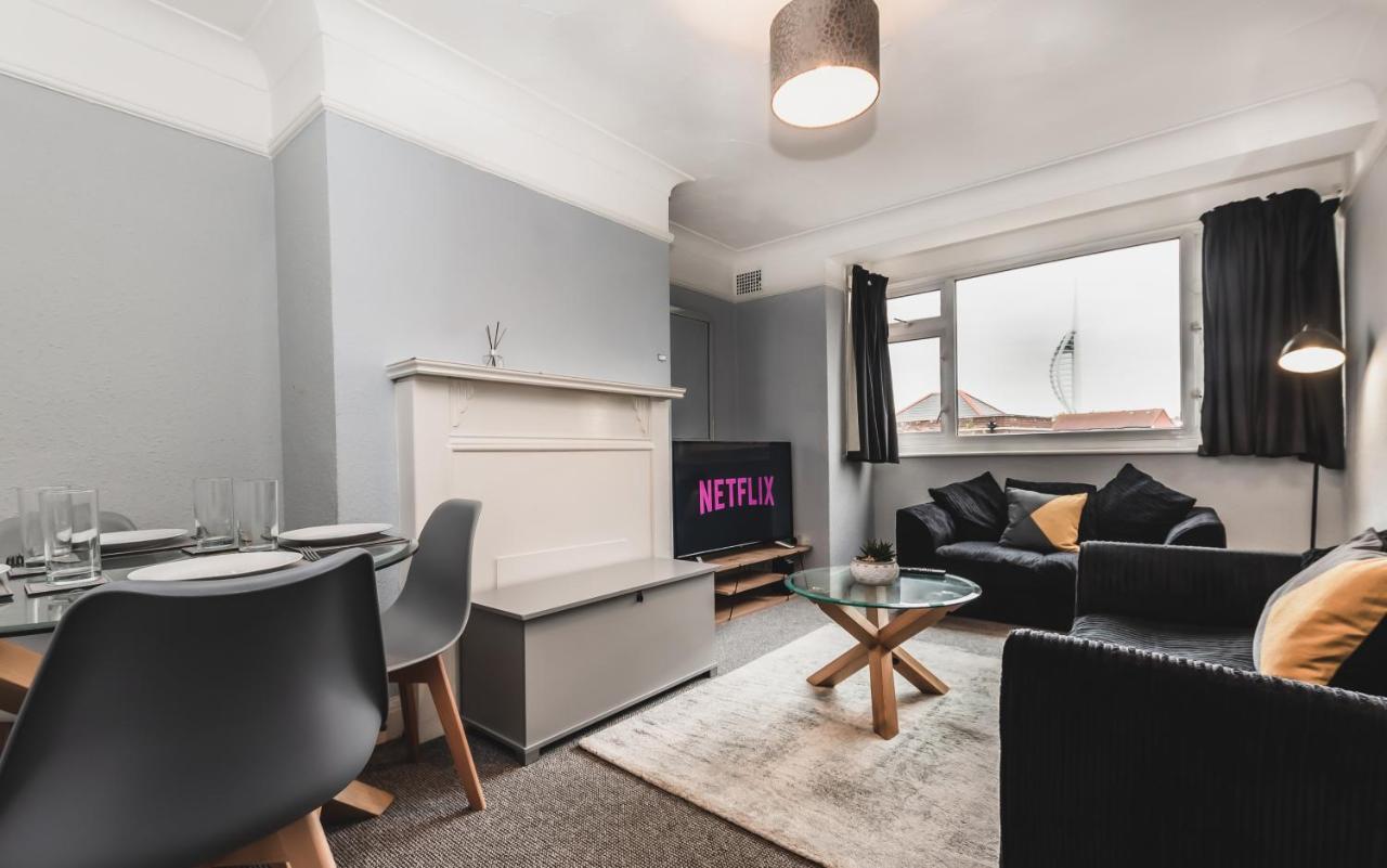 Best Price! Perfect Gunwharf Accommodation - 5 Single Beds Or Kingsize Free Parking Portsmouth Dış mekan fotoğraf