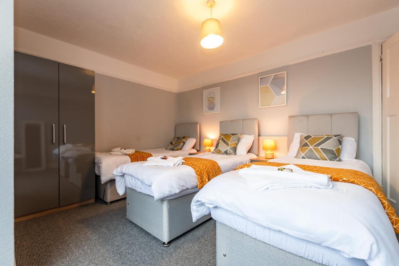 Best Price! Perfect Gunwharf Accommodation - 5 Single Beds Or Kingsize Free Parking Portsmouth Dış mekan fotoğraf