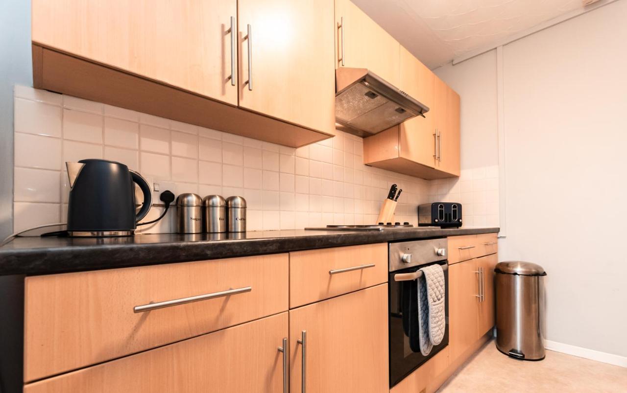 Best Price! Perfect Gunwharf Accommodation - 5 Single Beds Or Kingsize Free Parking Portsmouth Dış mekan fotoğraf