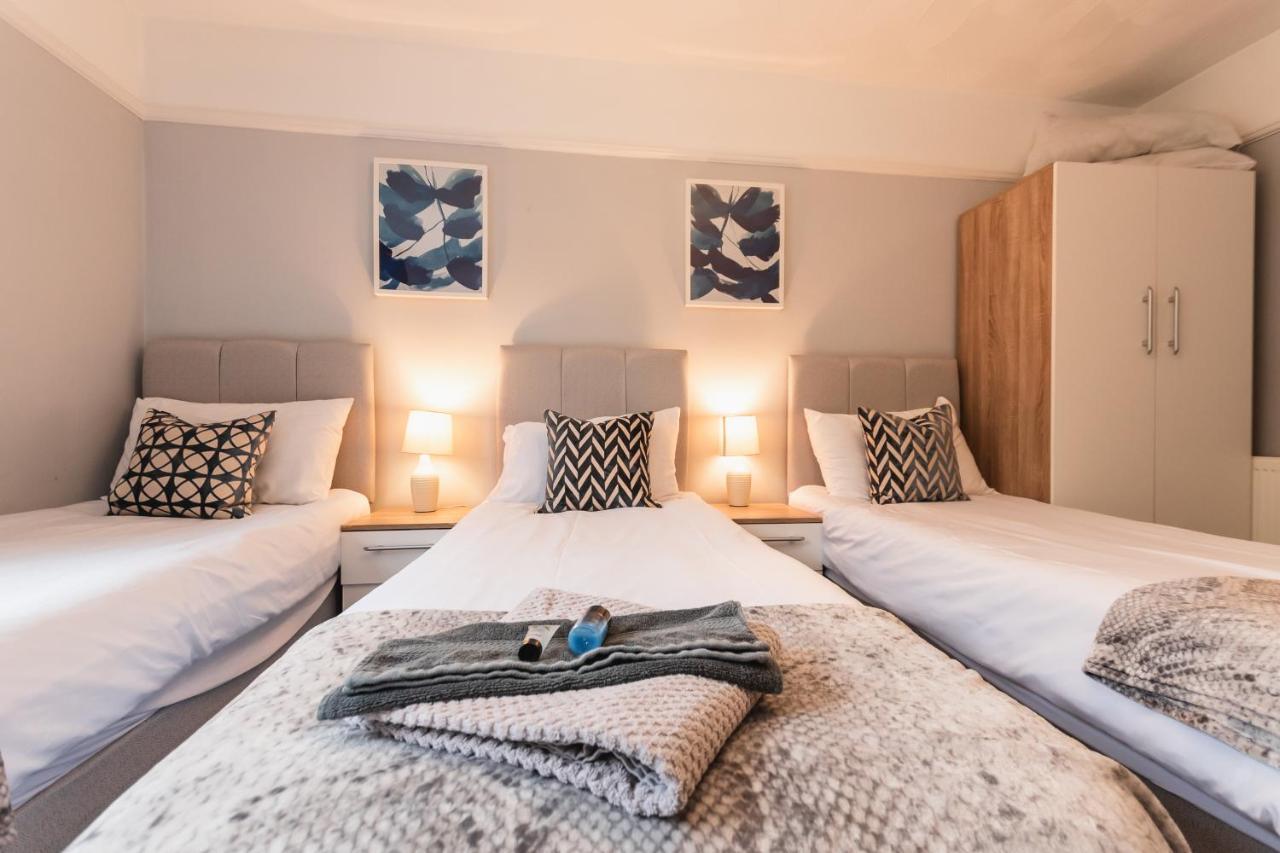 Best Price! Perfect Gunwharf Accommodation - 5 Single Beds Or Kingsize Free Parking Portsmouth Dış mekan fotoğraf