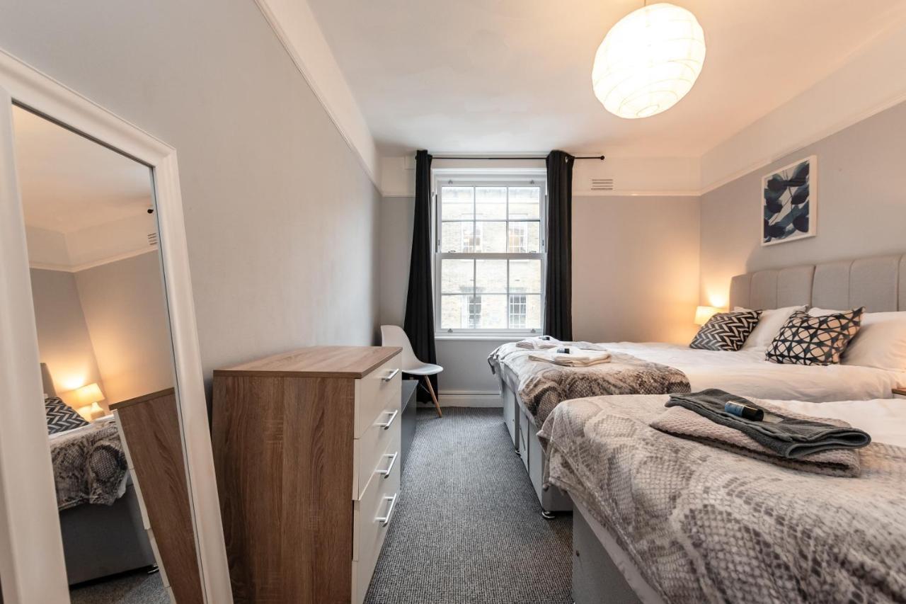 Best Price! Perfect Gunwharf Accommodation - 5 Single Beds Or Kingsize Free Parking Portsmouth Dış mekan fotoğraf