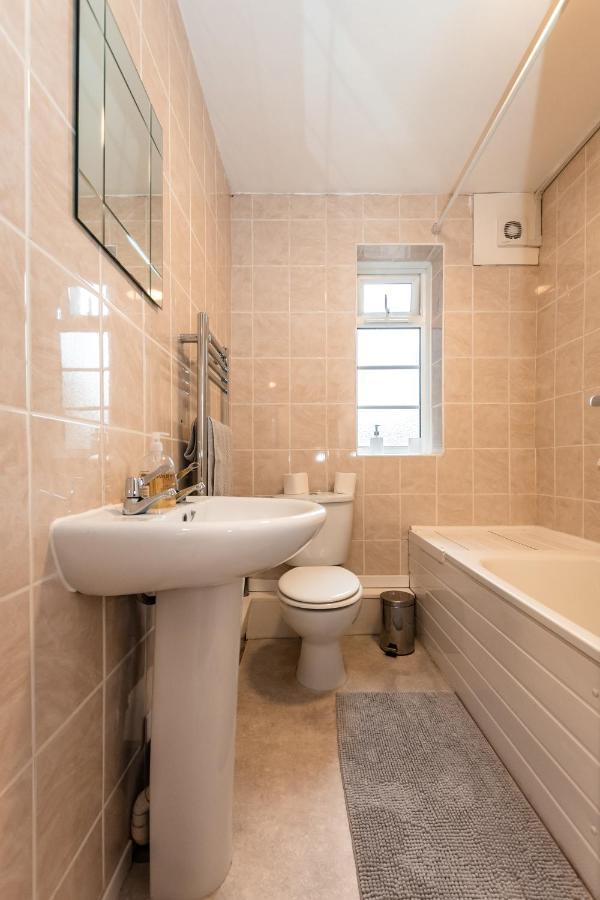 Best Price! Perfect Gunwharf Accommodation - 5 Single Beds Or Kingsize Free Parking Portsmouth Dış mekan fotoğraf