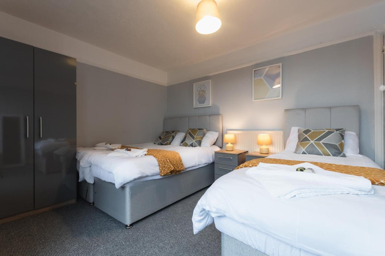 Best Price! Perfect Gunwharf Accommodation - 5 Single Beds Or Kingsize Free Parking Portsmouth Dış mekan fotoğraf