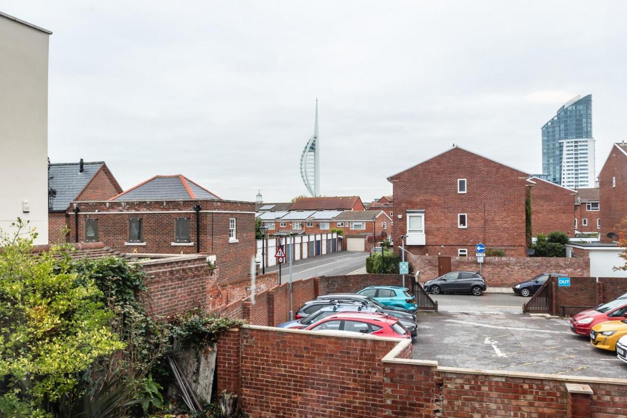 Best Price! Perfect Gunwharf Accommodation - 5 Single Beds Or Kingsize Free Parking Portsmouth Dış mekan fotoğraf