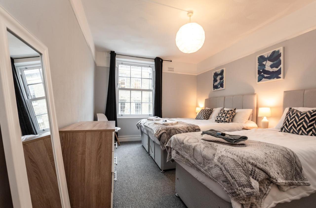 Best Price! Perfect Gunwharf Accommodation - 5 Single Beds Or Kingsize Free Parking Portsmouth Dış mekan fotoğraf