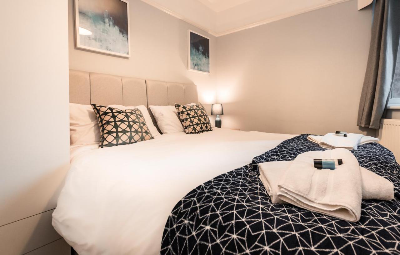 Best Price! Perfect Gunwharf Accommodation - 5 Single Beds Or Kingsize Free Parking Portsmouth Dış mekan fotoğraf