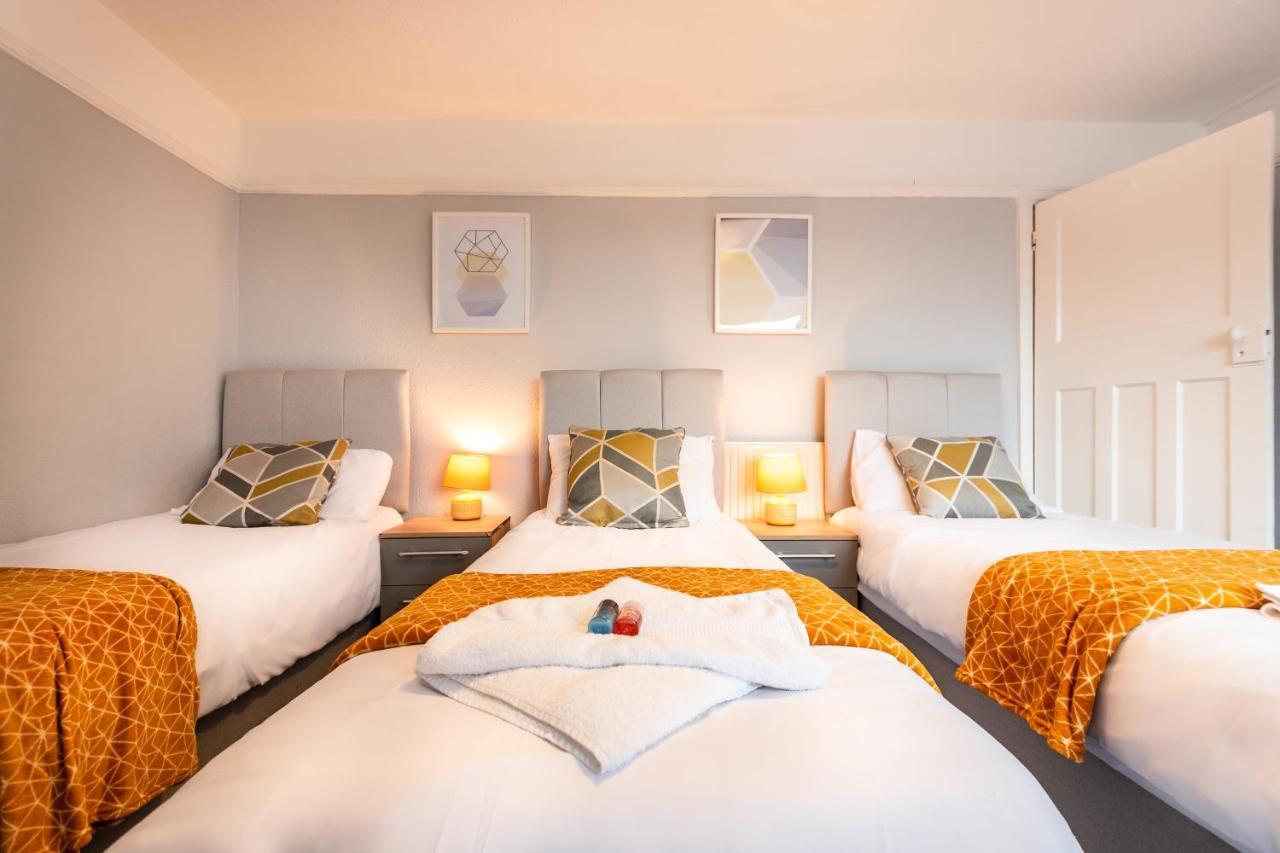 Best Price! Perfect Gunwharf Accommodation - 5 Single Beds Or Kingsize Free Parking Portsmouth Dış mekan fotoğraf