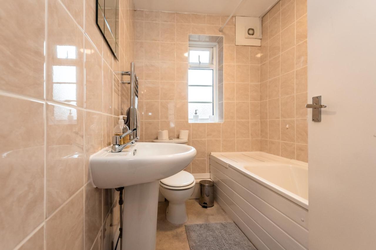Best Price! Perfect Gunwharf Accommodation - 5 Single Beds Or Kingsize Free Parking Portsmouth Dış mekan fotoğraf