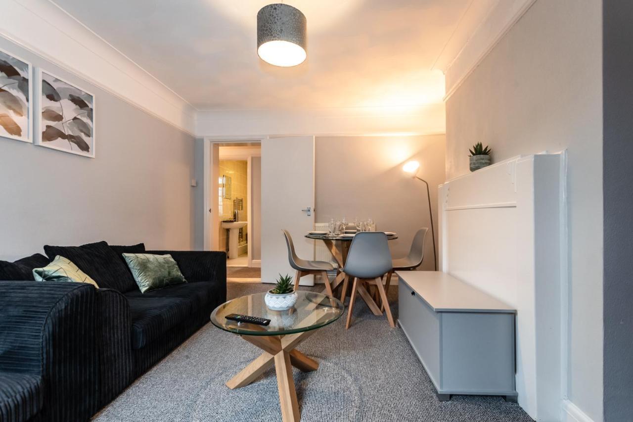 Best Price! Perfect Gunwharf Accommodation - 5 Single Beds Or Kingsize Free Parking Portsmouth Dış mekan fotoğraf